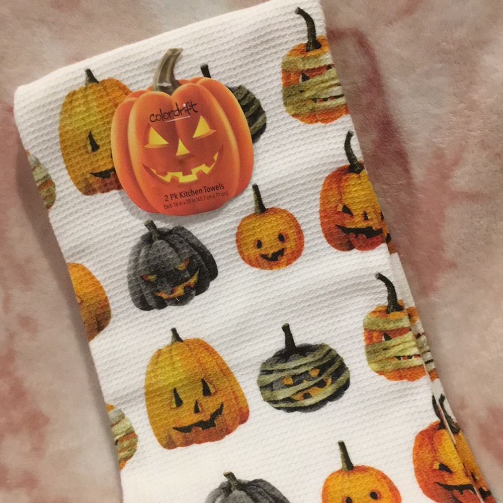 Halloween Fall Jack O Lantern Pumpkins Kitchen Towels Set 2  By Colordrift NWT